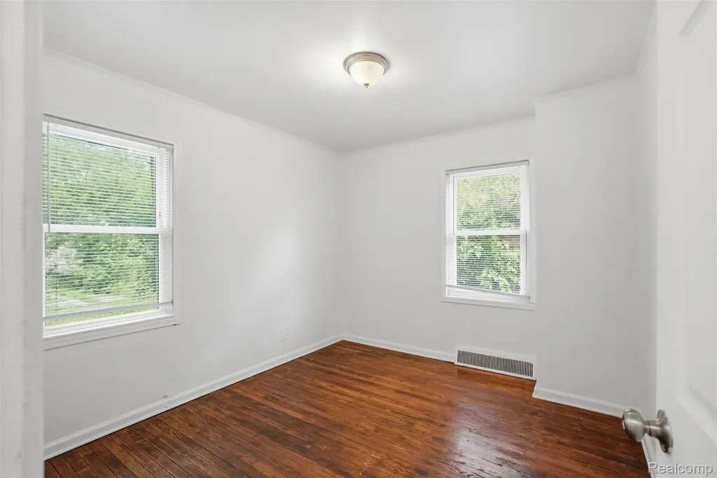 18937 Algonac Street Detroit City MI 48234