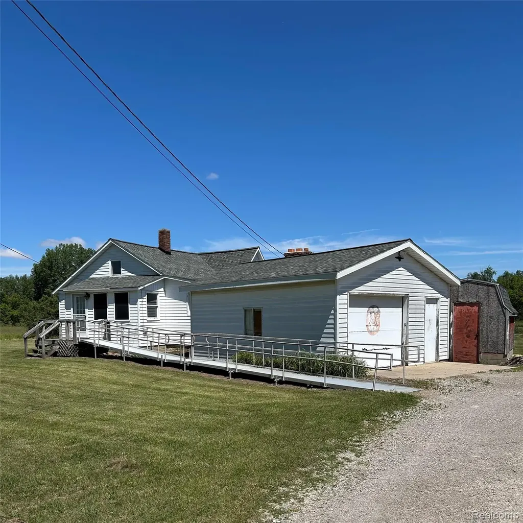 3850 Densmore Road Juniata Township MI 48723