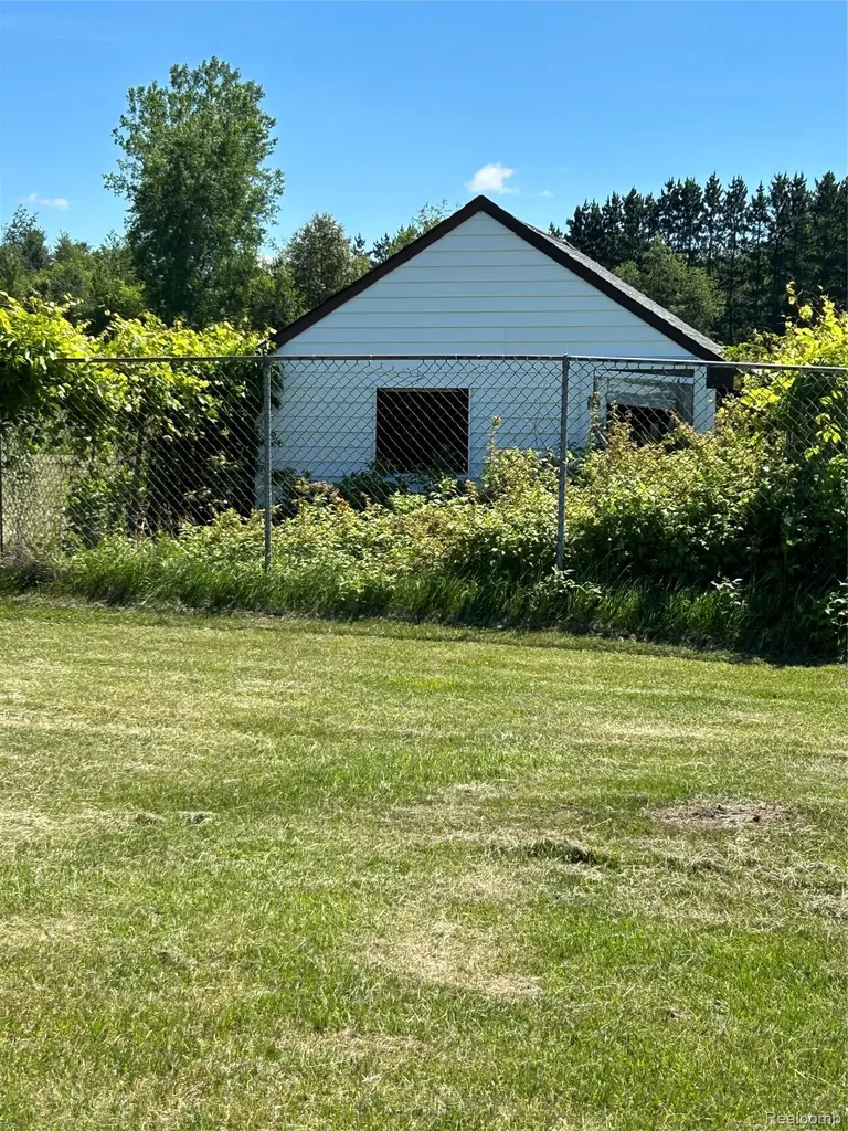 3850 Densmore Road Juniata Township MI 48723