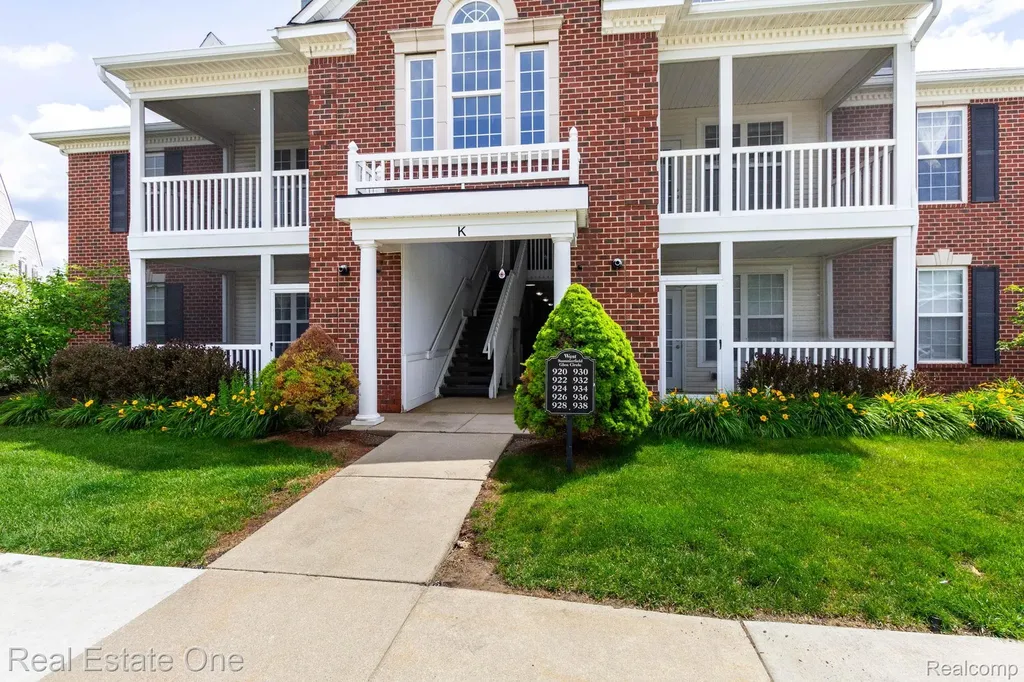 934 W Summerfield Glen Circle Scio Township MI 48103