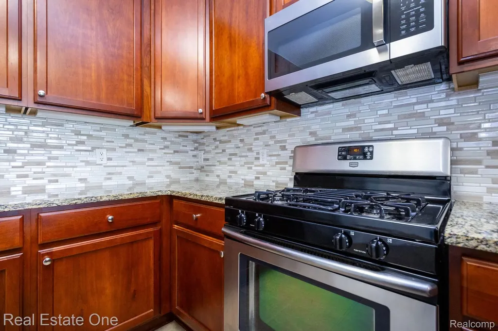 934 W Summerfield Glen Circle Scio Township MI 48103