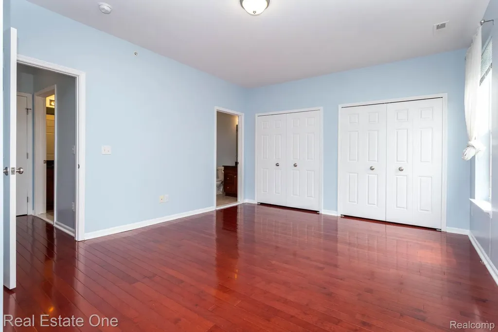 934 W Summerfield Glen Circle Scio Township MI 48103