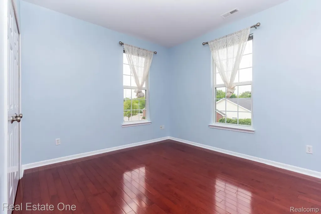 934 W Summerfield Glen Circle Scio Township MI 48103