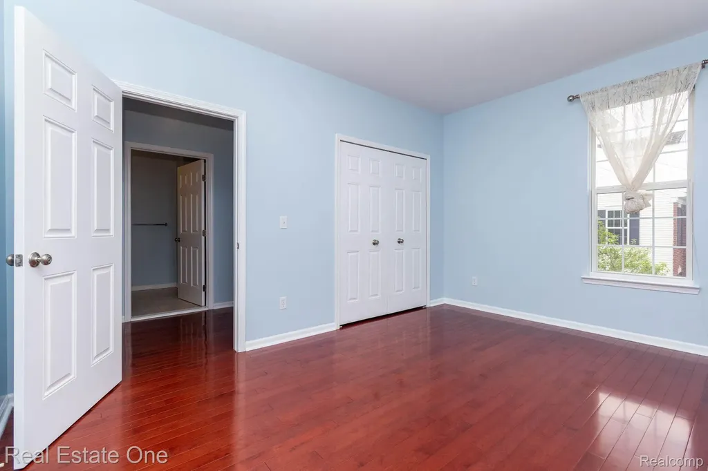 934 W Summerfield Glen Circle Scio Township MI 48103