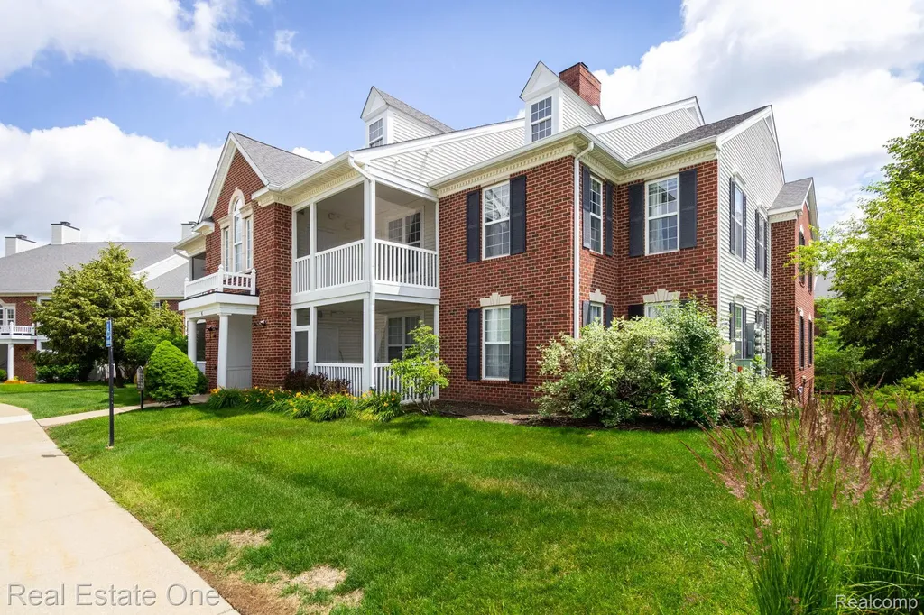 934 W Summerfield Glen Circle Scio Township MI 48103
