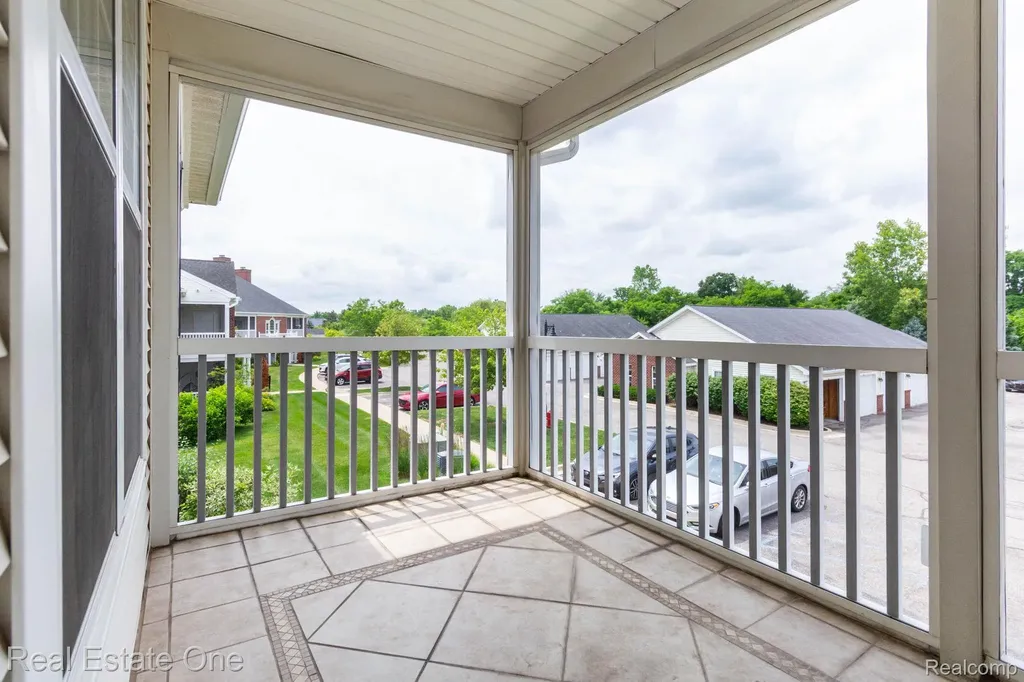 934 W Summerfield Glen Circle Scio Township MI 48103