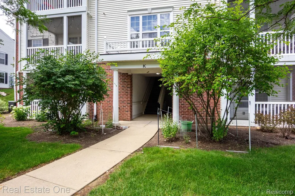 934 W Summerfield Glen Circle Scio Township MI 48103