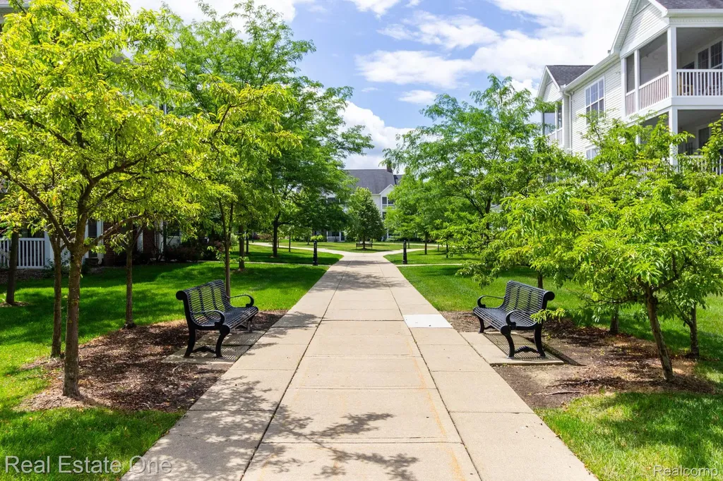 934 W Summerfield Glen Circle Scio Township MI 48103