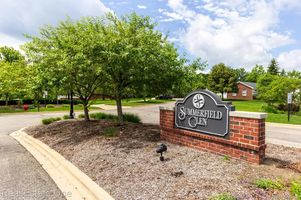 934 W Summerfield Glen Circle Scio Township MI 48103