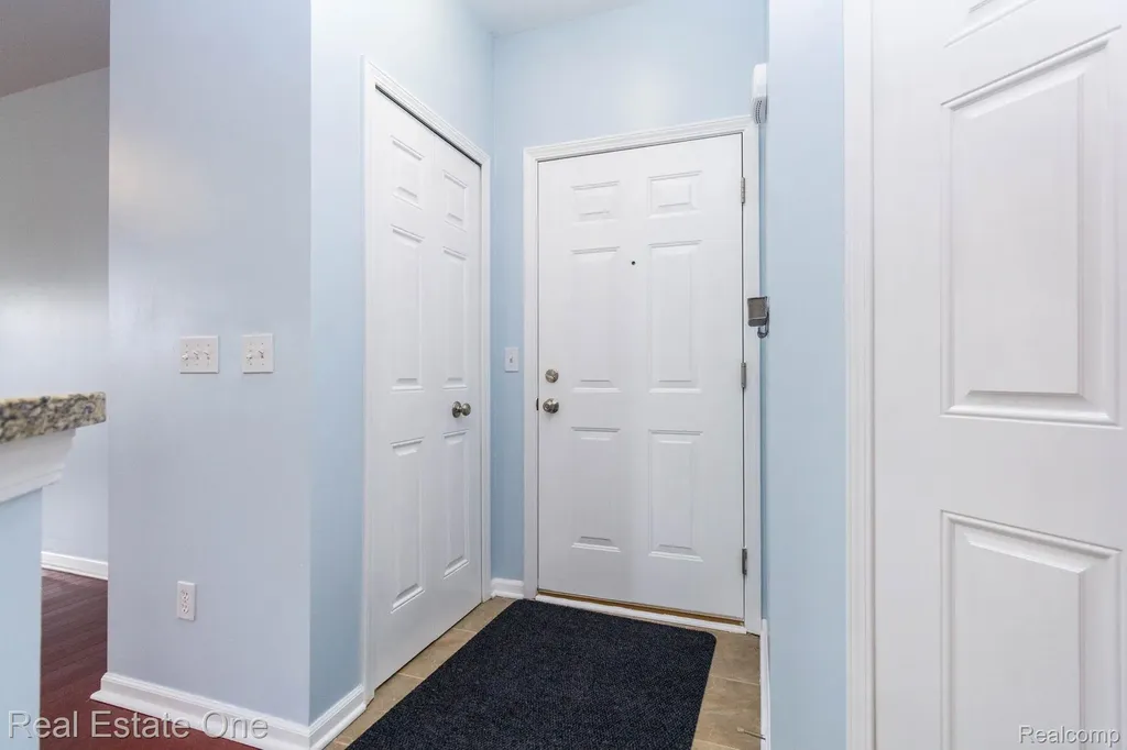 934 W Summerfield Glen Circle Scio Township MI 48103
