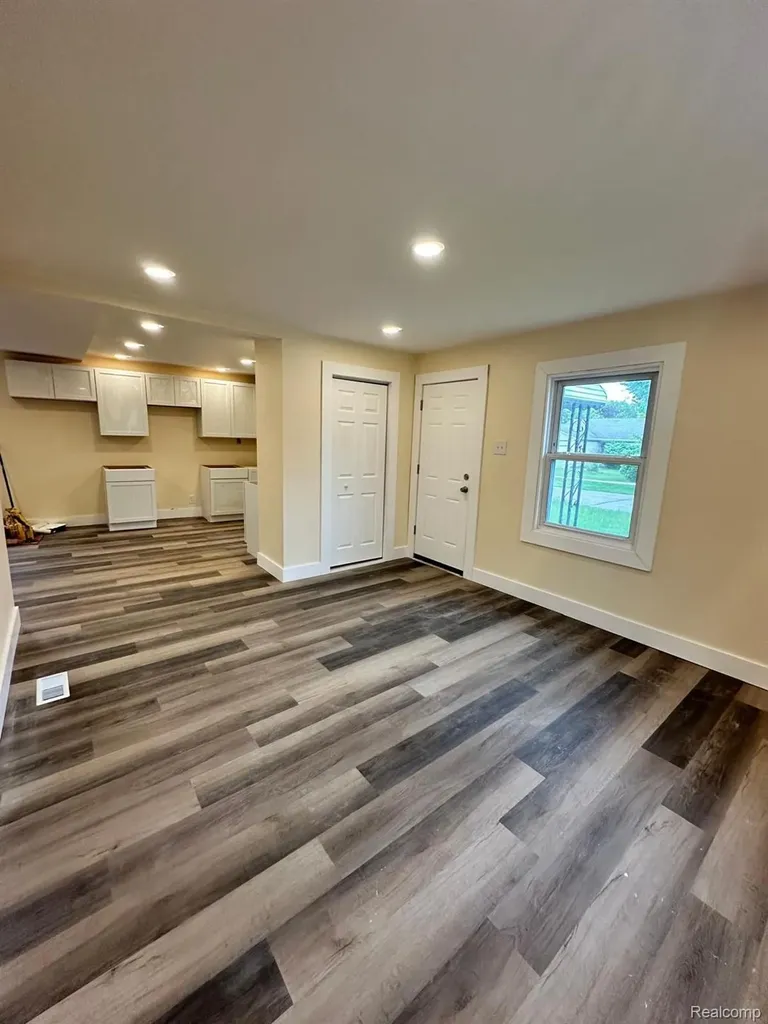 71 Biltmore Drive Troy City MI 48084