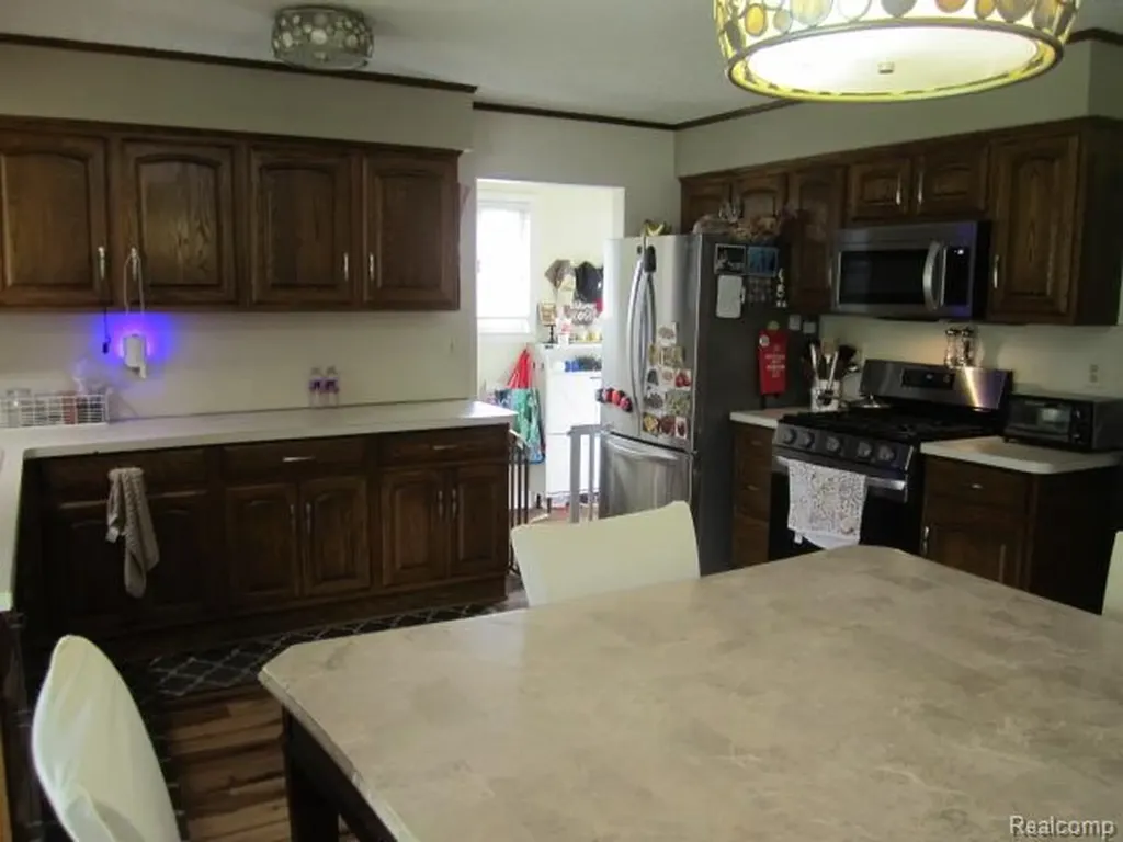 32529 Firwood Drive Warren City MI 48088