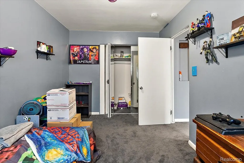28740 Garfield Street Roseville City MI 48066