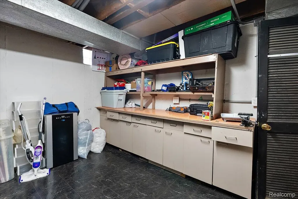 28740 Garfield Street Roseville City MI 48066