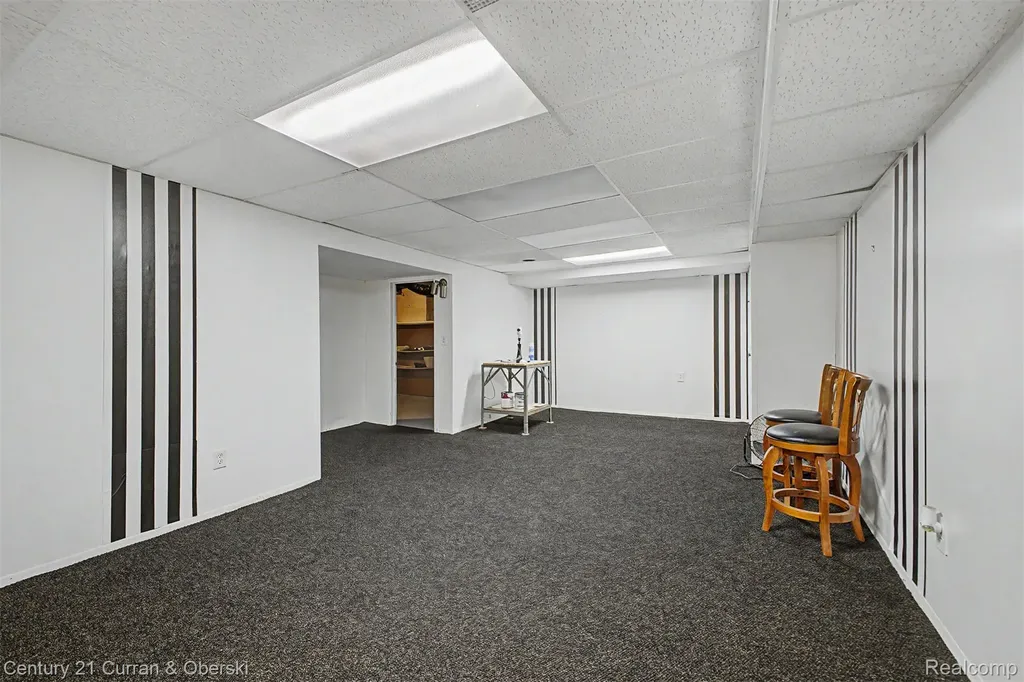 18240 University Park Drive Livonia City MI 48152