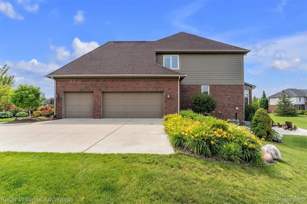 22779 Bedford Court Lyon Charter Township MI 48167