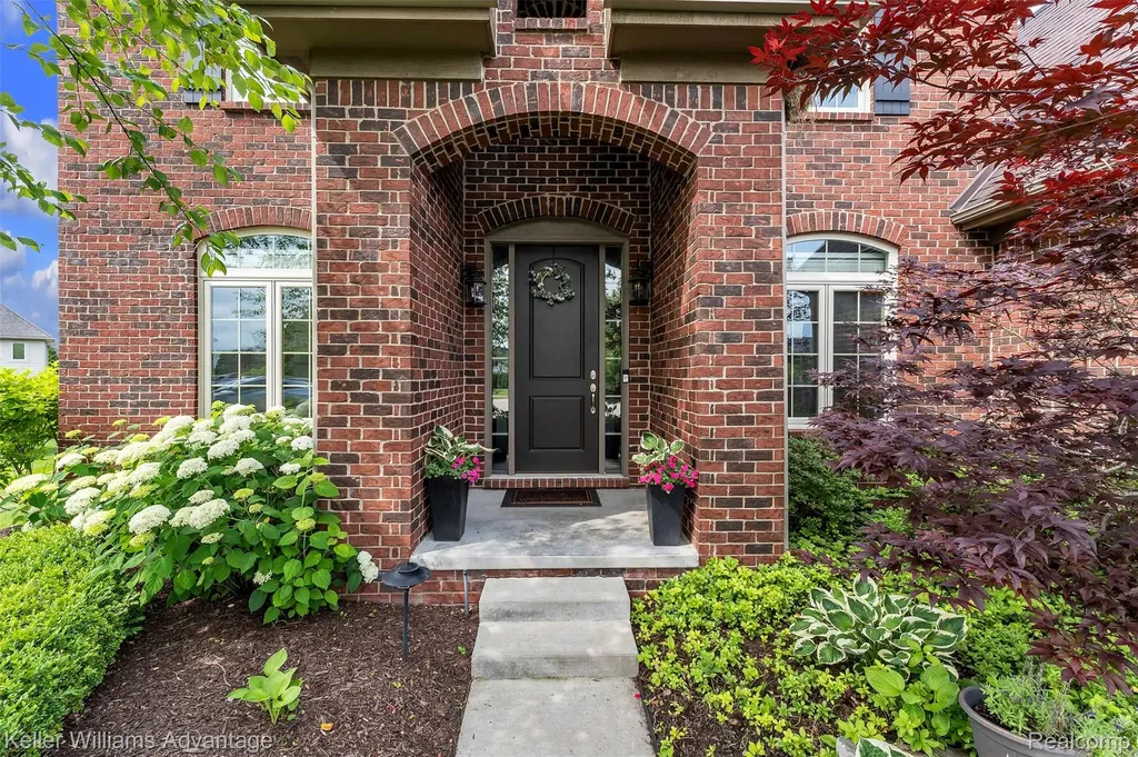 22779 Bedford Court Lyon Charter Township MI 48167