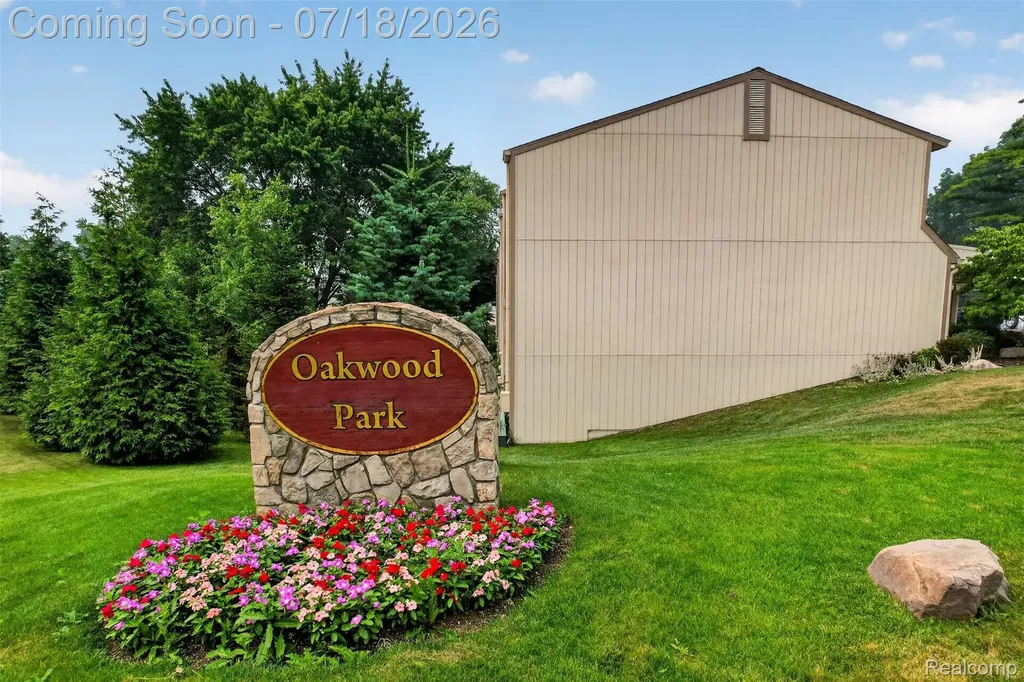 1509 Charter Oak Drive Rochester Hills City MI 48309