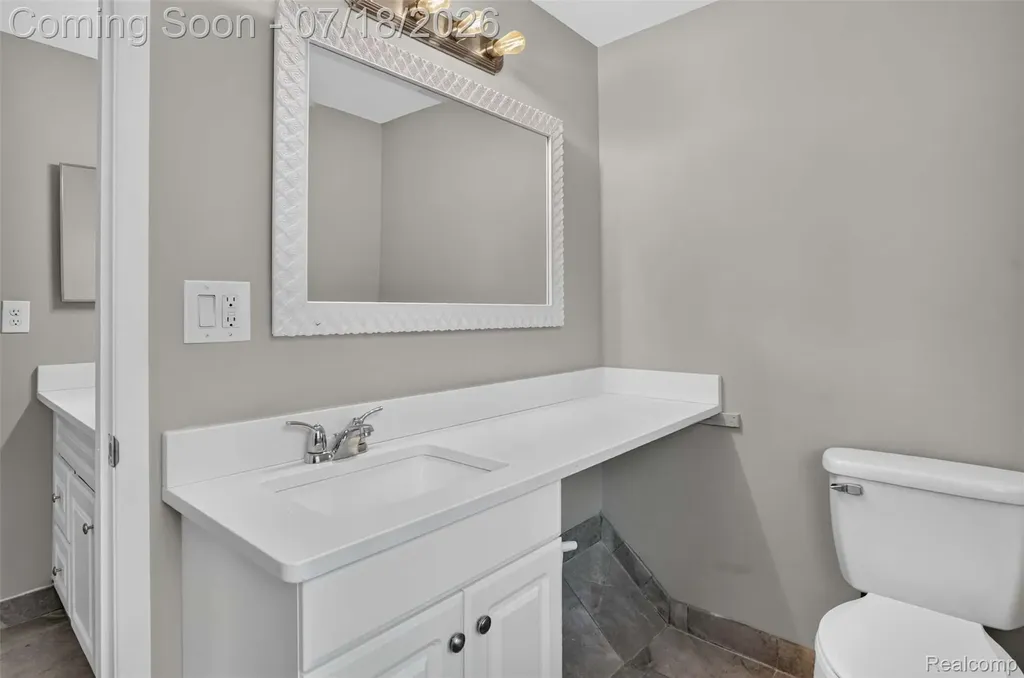 1509 Charter Oak Drive Rochester Hills City MI 48309