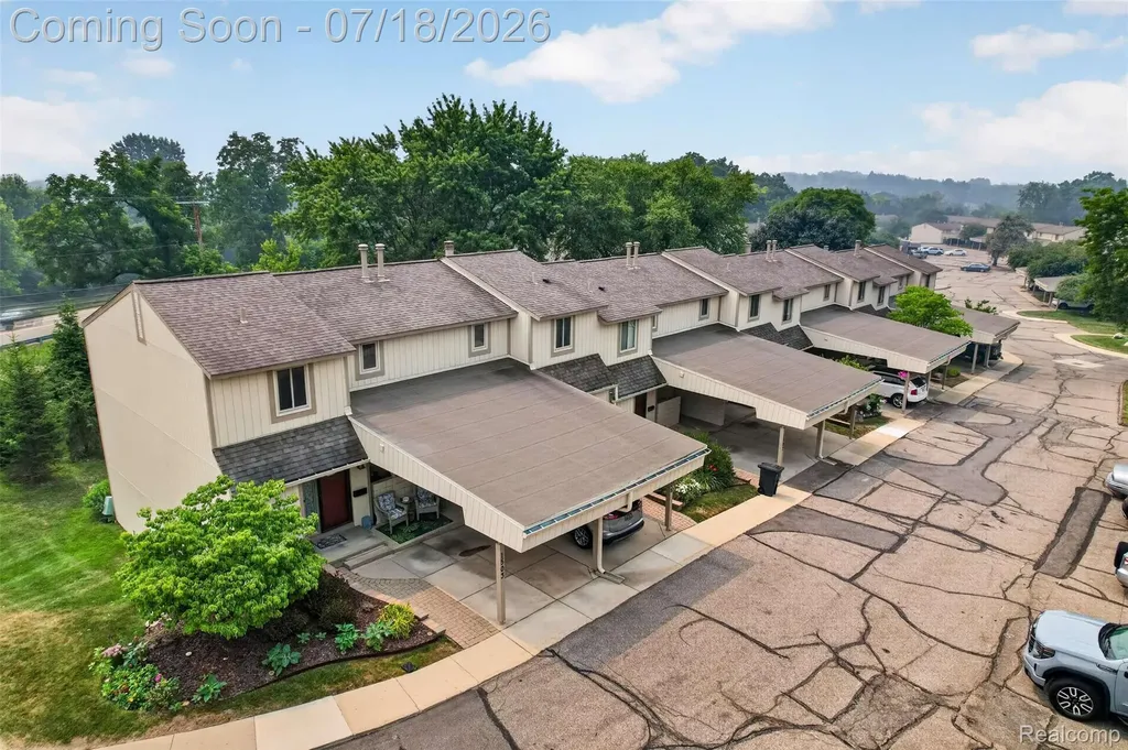 1509 Charter Oak Drive Rochester Hills City MI 48309