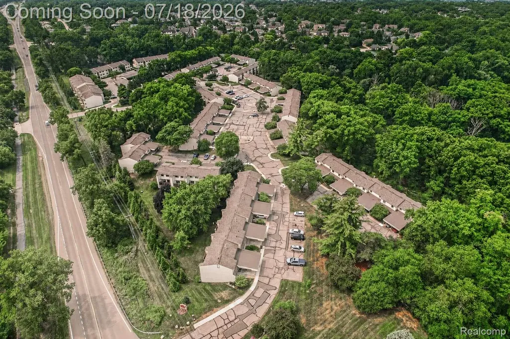 1509 Charter Oak Drive Rochester Hills City MI 48309