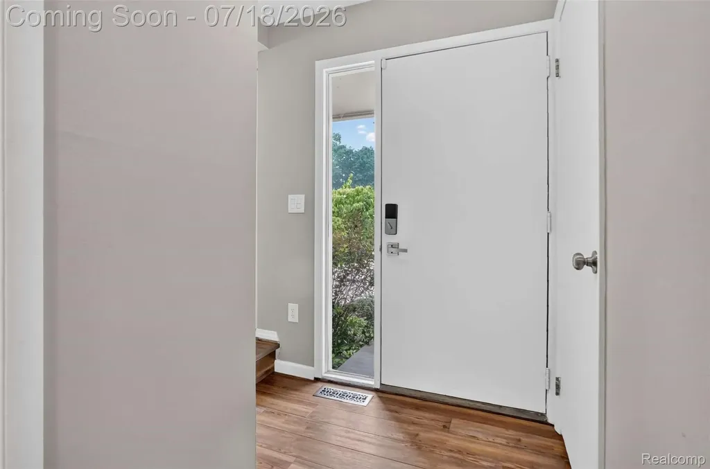 1509 Charter Oak Drive Rochester Hills City MI 48309