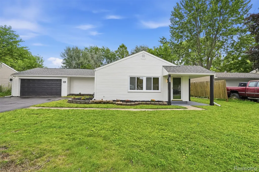 37176 Garvin Street Clinton Charter Township MI 48036