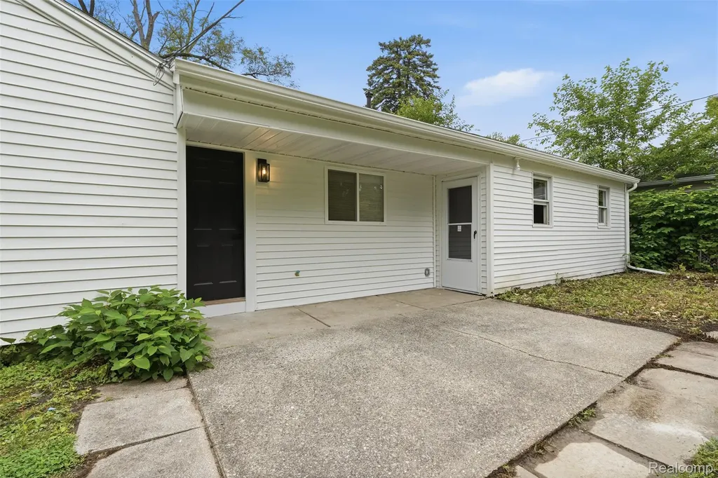 37176 Garvin Street Clinton Charter Township MI 48036
