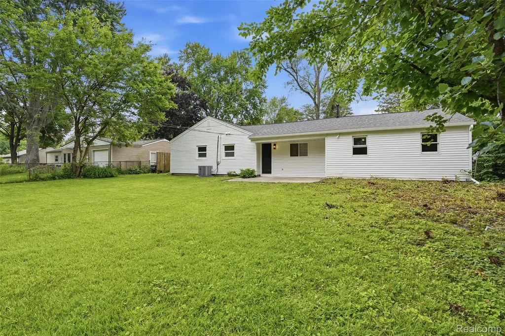 37176 Garvin Street Clinton Charter Township MI 48036