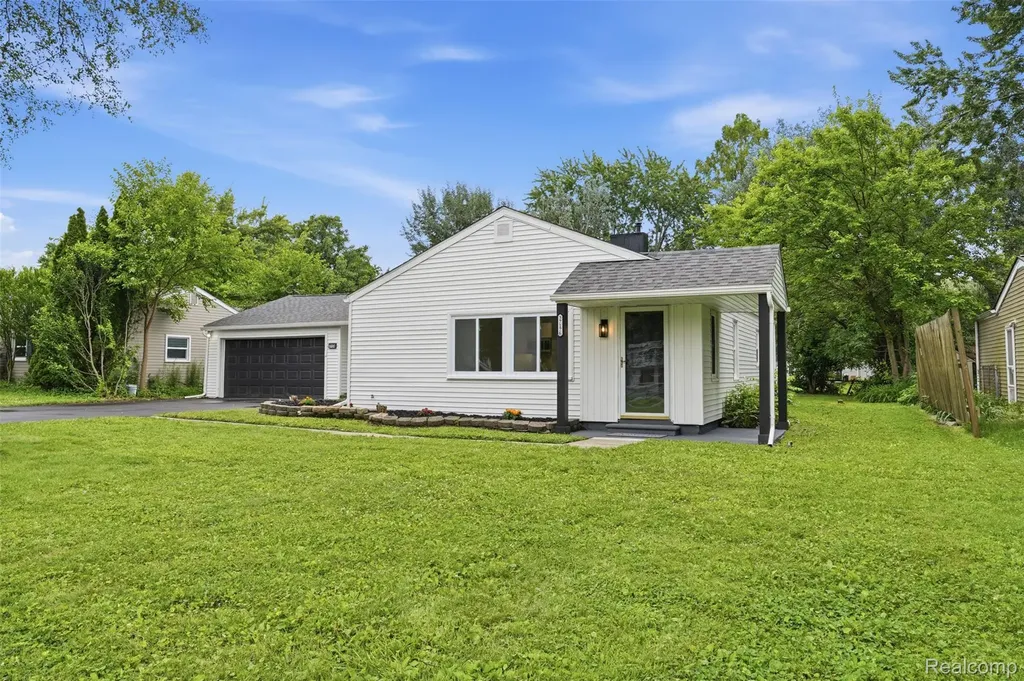 37176 Garvin Street Clinton Charter Township MI 48036