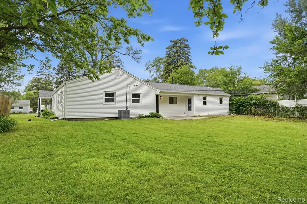 37176 Garvin Street Clinton Charter Township MI 48036
