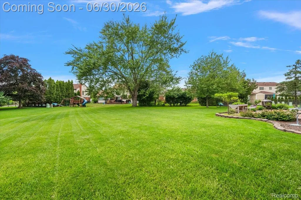 20157 Whitby Court Livonia City MI 48152