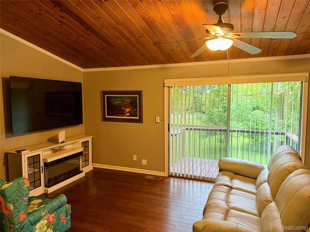 29589 Jefferson Avenue Gibraltar City MI 48173