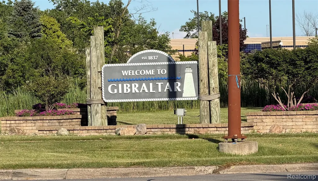 29589 Jefferson Avenue Gibraltar City MI 48173