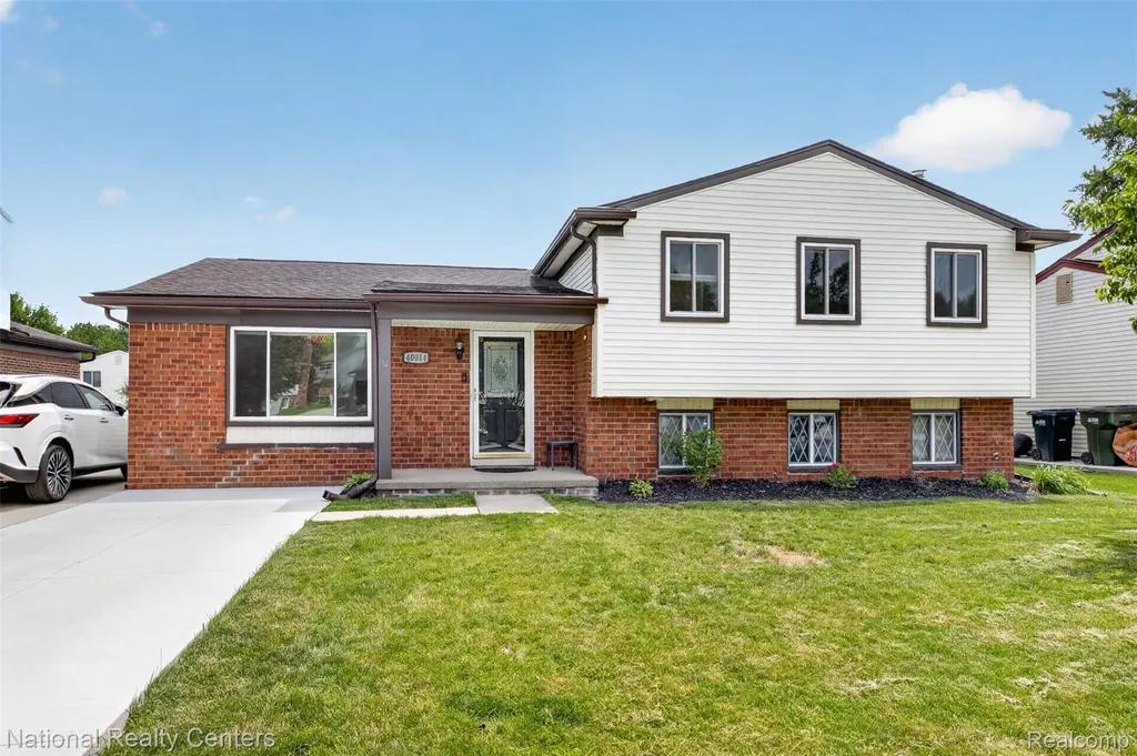 40014 Eagle Drive Sterling Heights City MI 48310