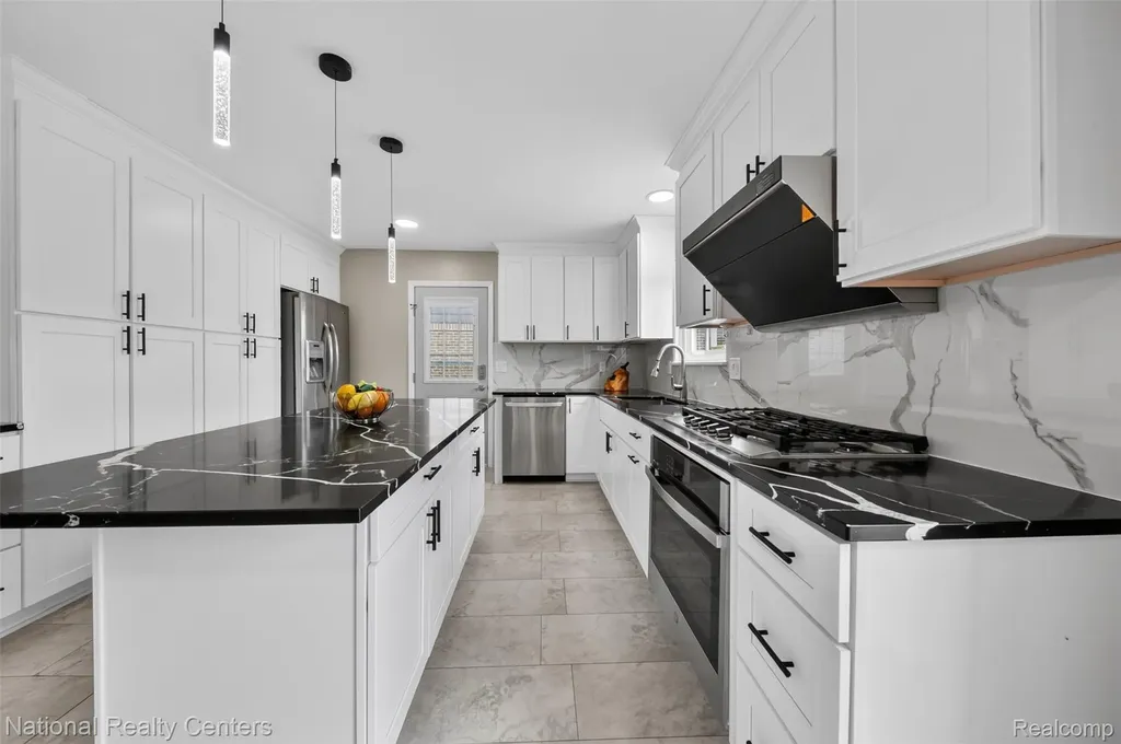 40014 Eagle Drive Sterling Heights City MI 48310