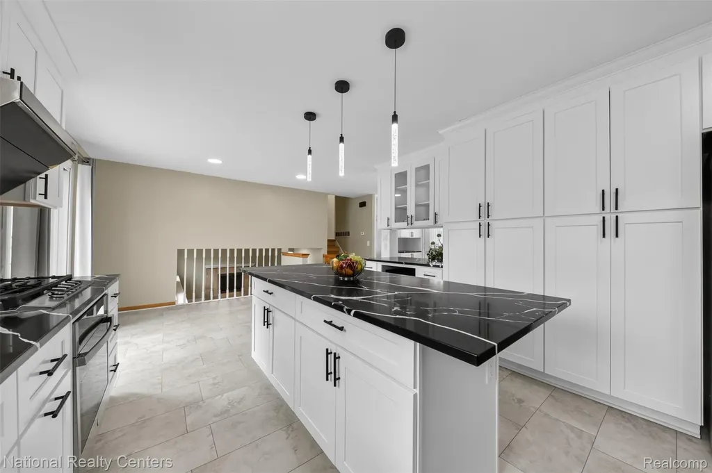 40014 Eagle Drive Sterling Heights City MI 48310