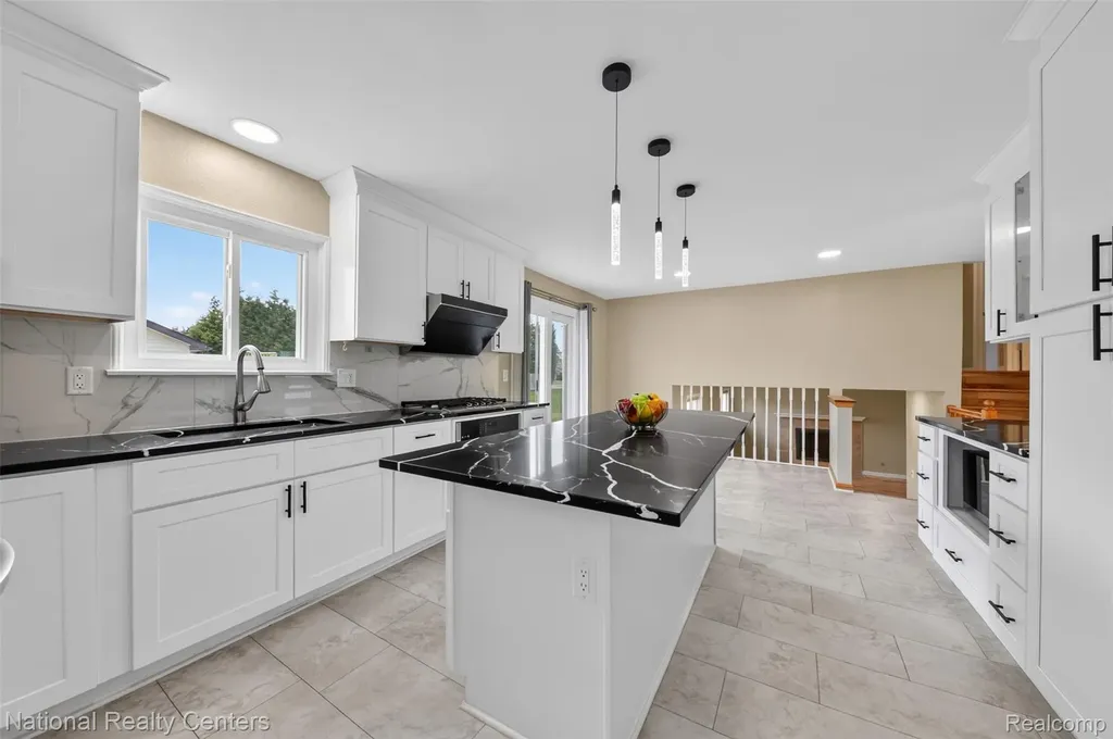 40014 Eagle Drive Sterling Heights City MI 48310