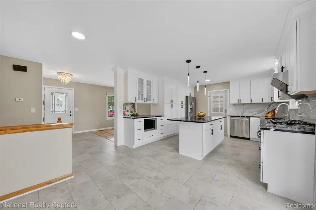 40014 Eagle Drive Sterling Heights City MI 48310
