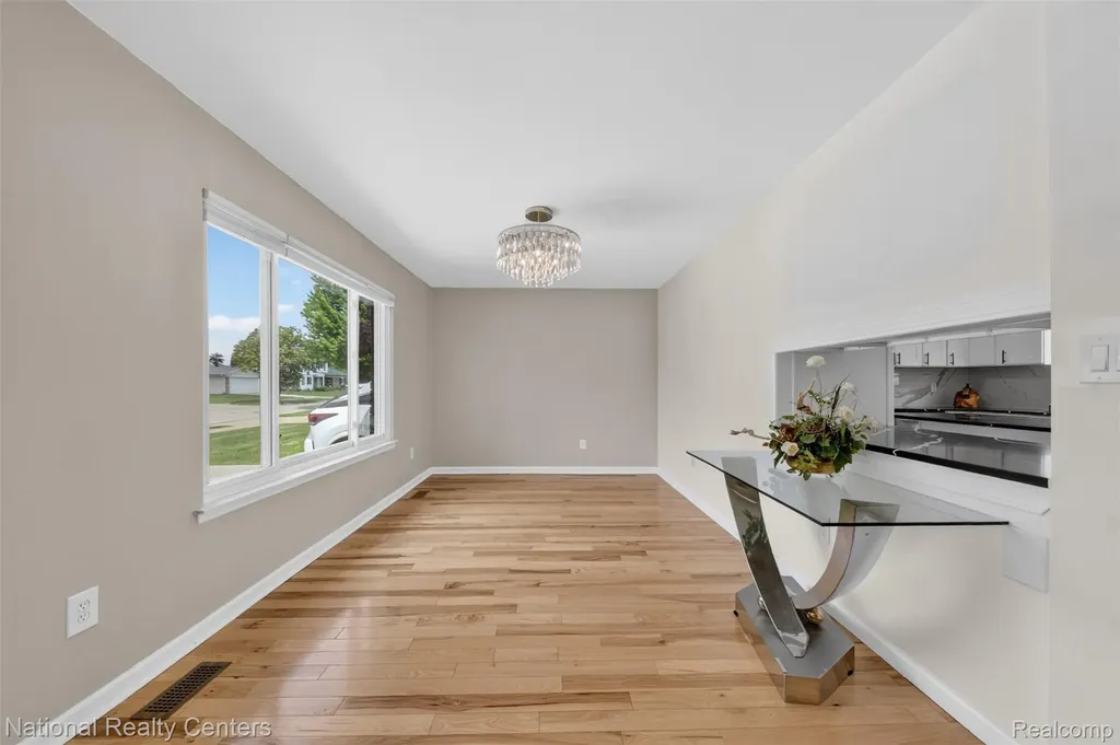 40014 Eagle Drive Sterling Heights City MI 48310