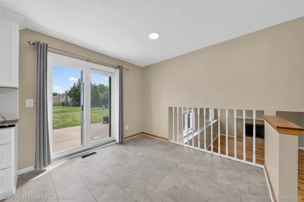 40014 Eagle Drive Sterling Heights City MI 48310