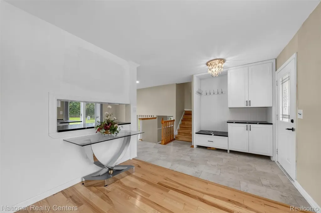 40014 Eagle Drive Sterling Heights City MI 48310