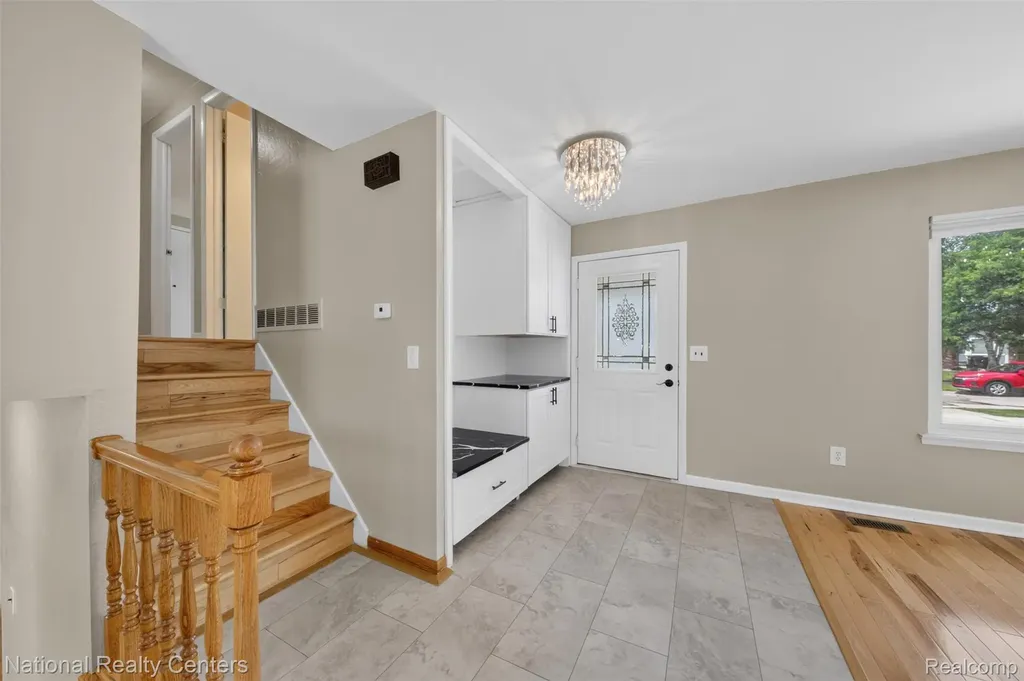 40014 Eagle Drive Sterling Heights City MI 48310