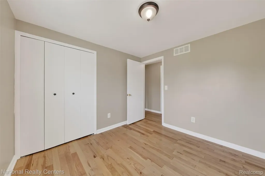 40014 Eagle Drive Sterling Heights City MI 48310