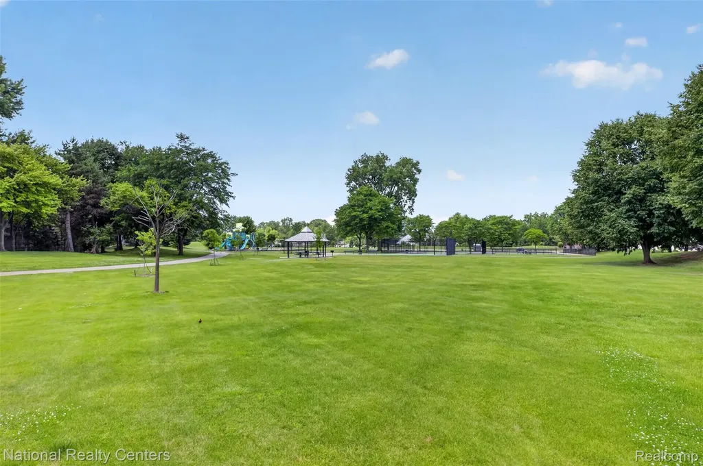 40014 Eagle Drive Sterling Heights City MI 48310