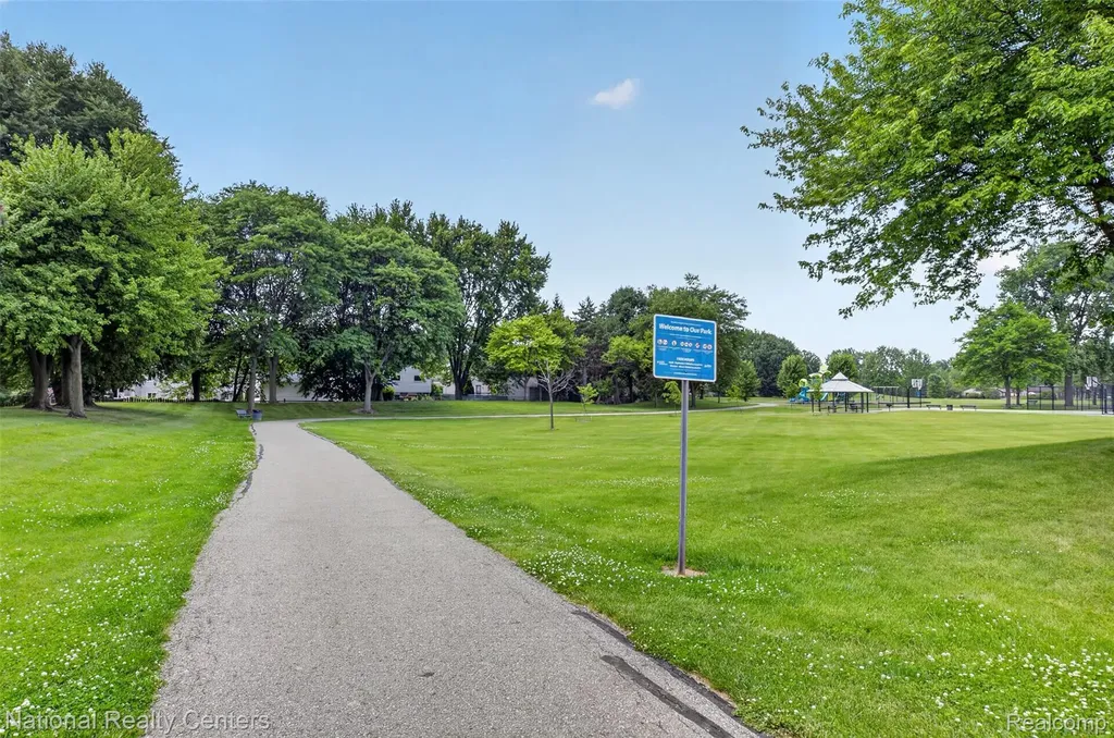 40014 Eagle Drive Sterling Heights City MI 48310