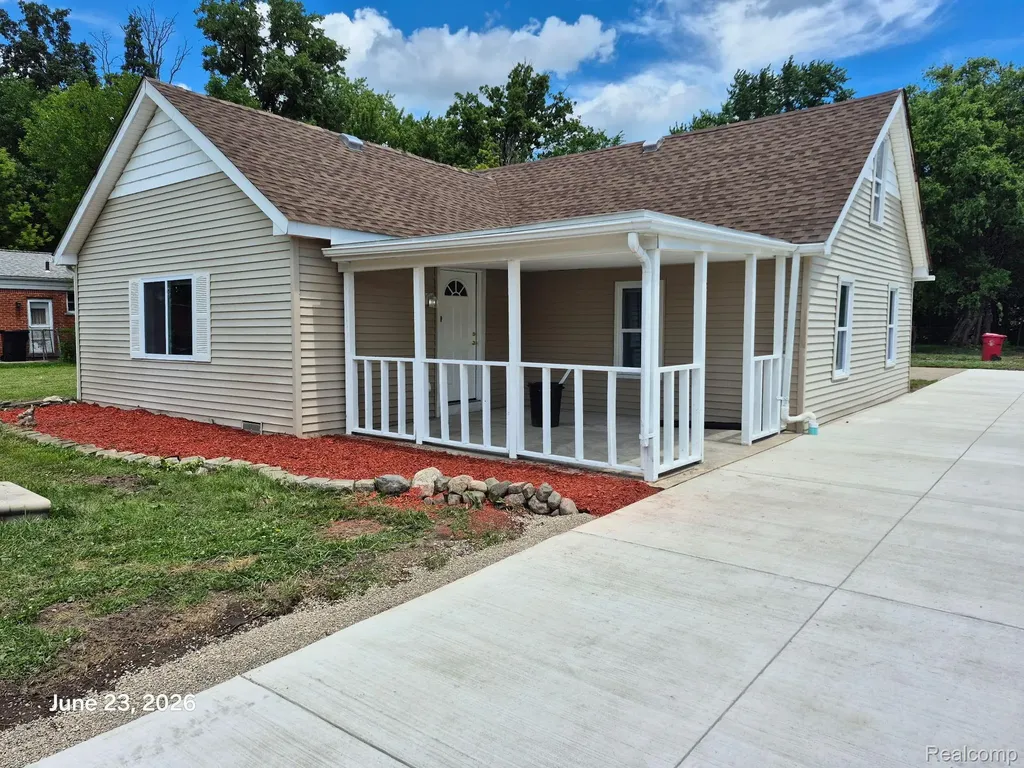 29240 Mcdonald Street Roseville City MI 48066