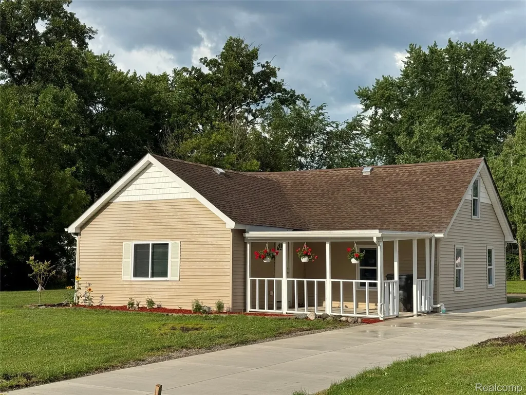 29240 Mcdonald Street Roseville City MI 48066
