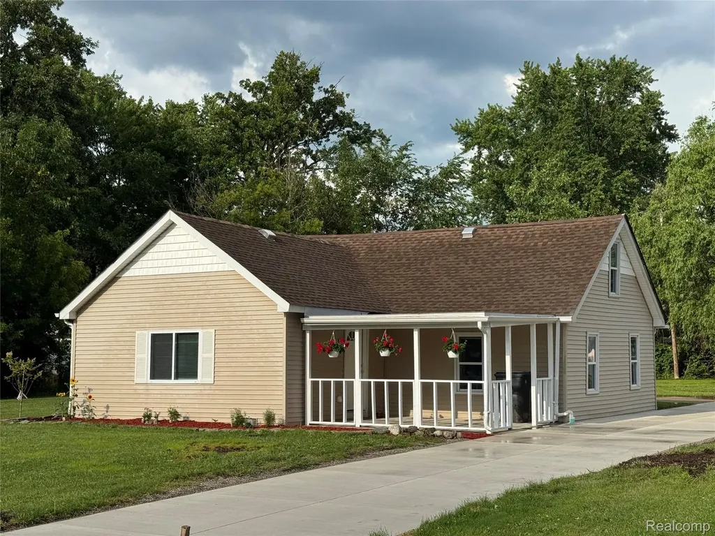 29240 Mcdonald Street Roseville City MI 48066