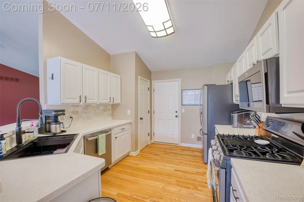 6564 Enchanted Drive Ypsilanti Charter Township MI 48197